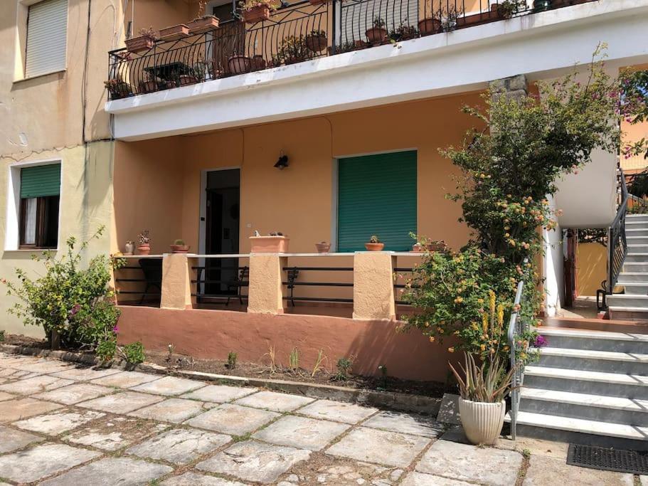Casa Indipendente Zona Centrale La Maddalena  Dış mekan fotoğraf