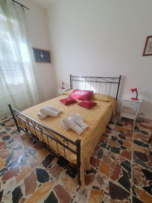Casa Indipendente Zona Centrale La Maddalena  Dış mekan fotoğraf