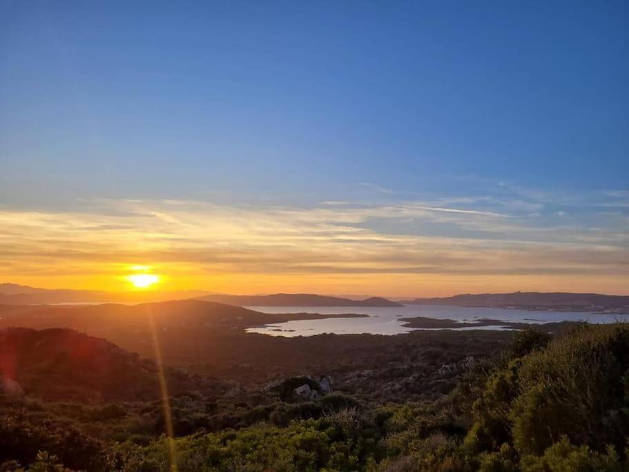 Casa Indipendente Zona Centrale La Maddalena  Dış mekan fotoğraf