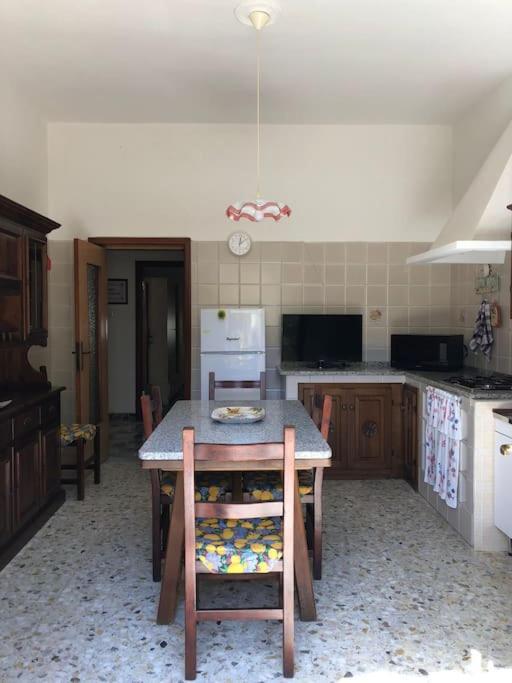 Casa Indipendente Zona Centrale La Maddalena  Dış mekan fotoğraf