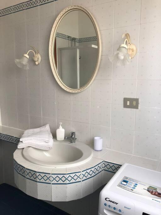 Casa Indipendente Zona Centrale La Maddalena  Dış mekan fotoğraf